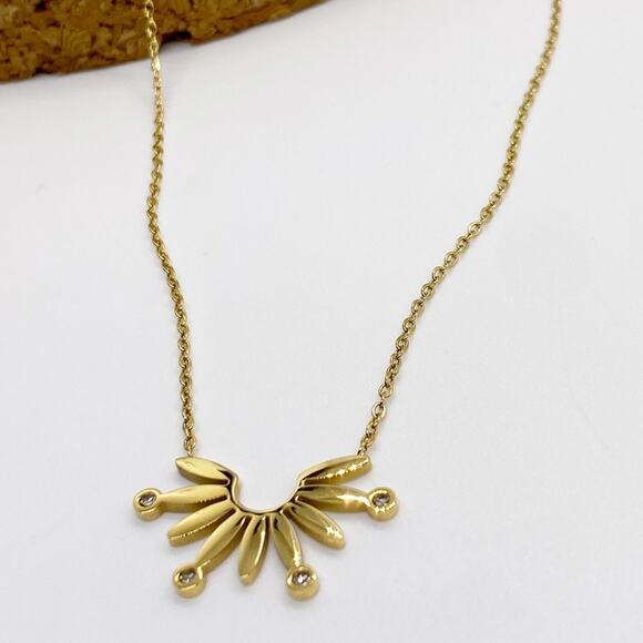 NEW Abstract Sunrise Gold Layering Necklace - Picture 14 of 16